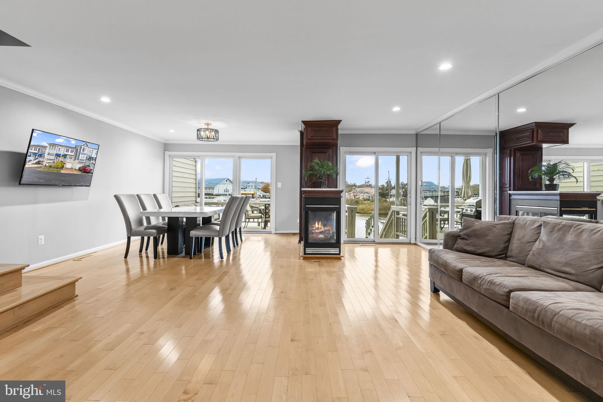 WINDWARD KEY - Residential