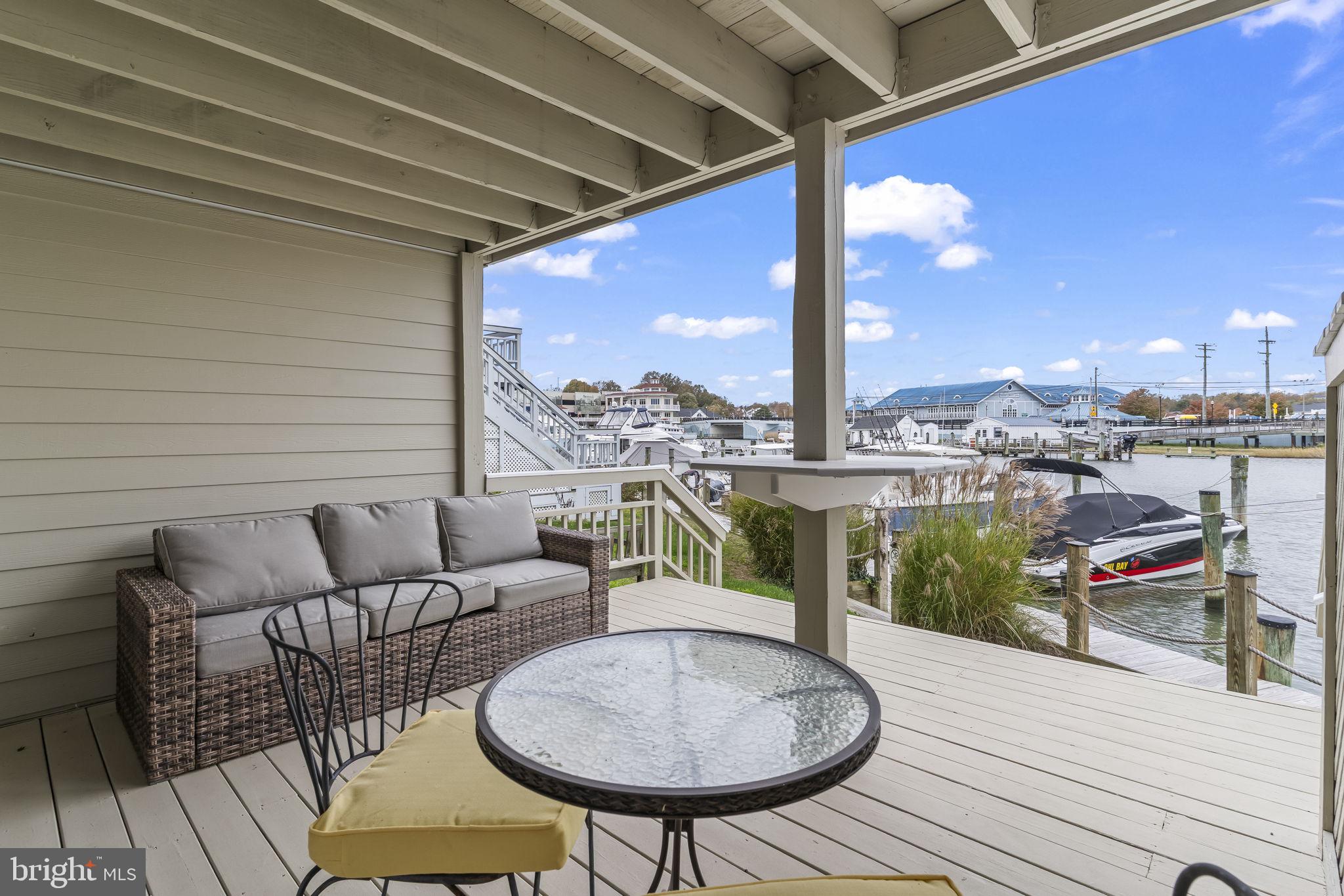 WINDWARD KEY - Residential