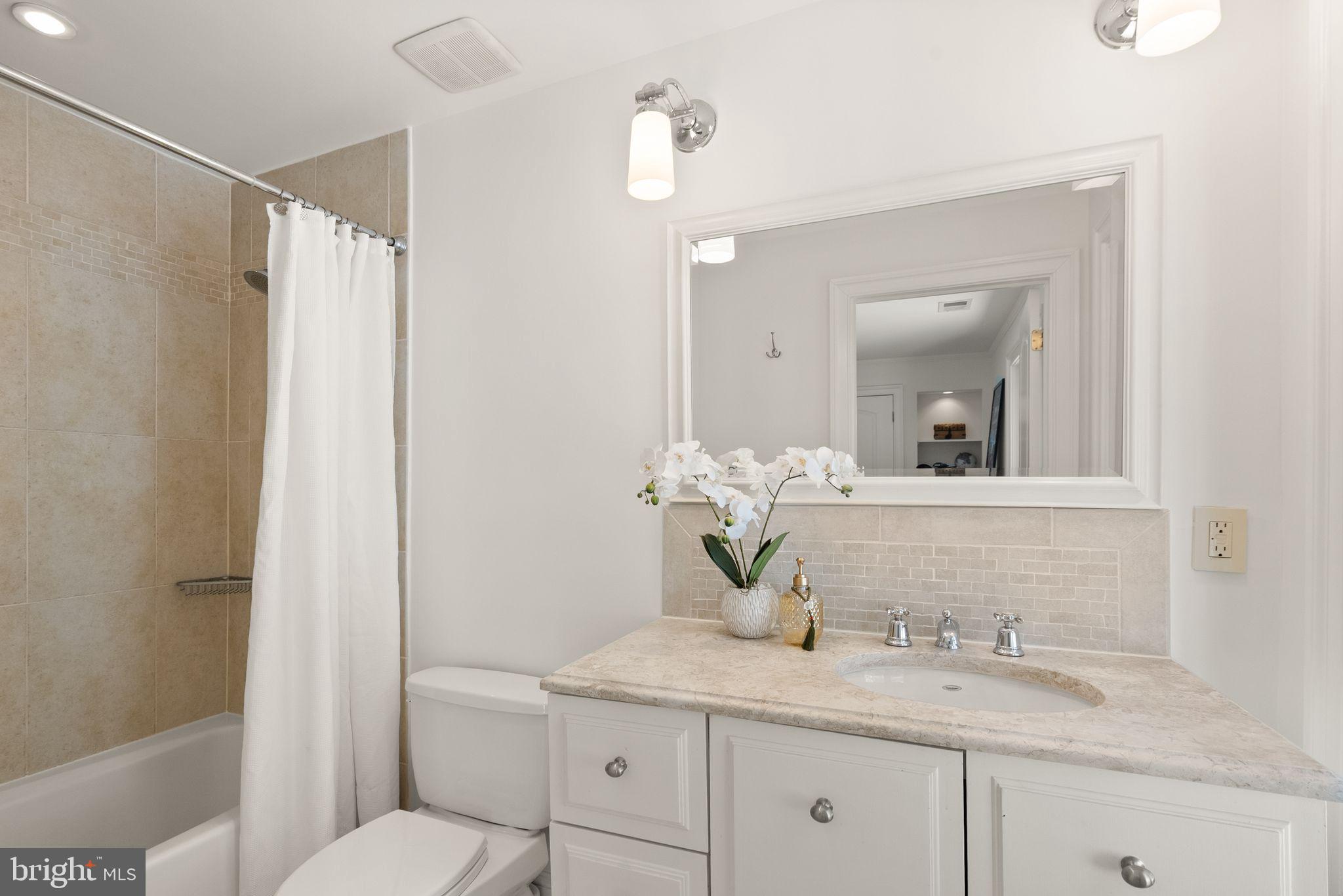 ASPEN HILL - Residential