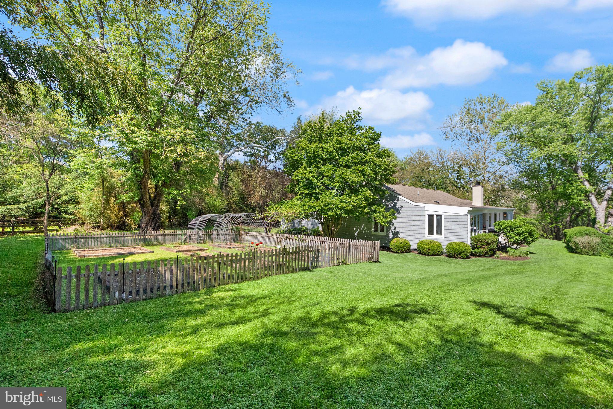 ASPEN HILL - Residential