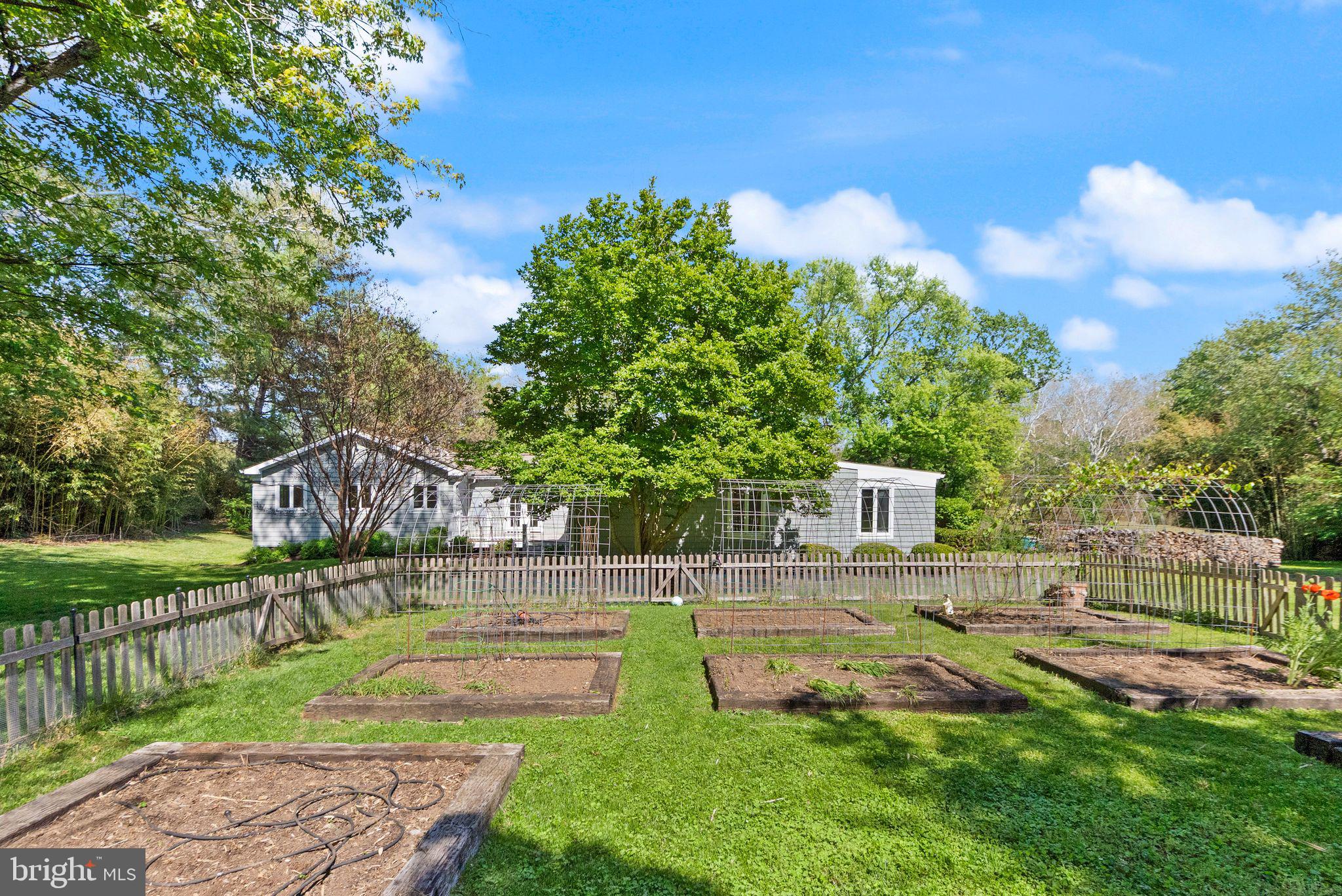 ASPEN HILL - Residential