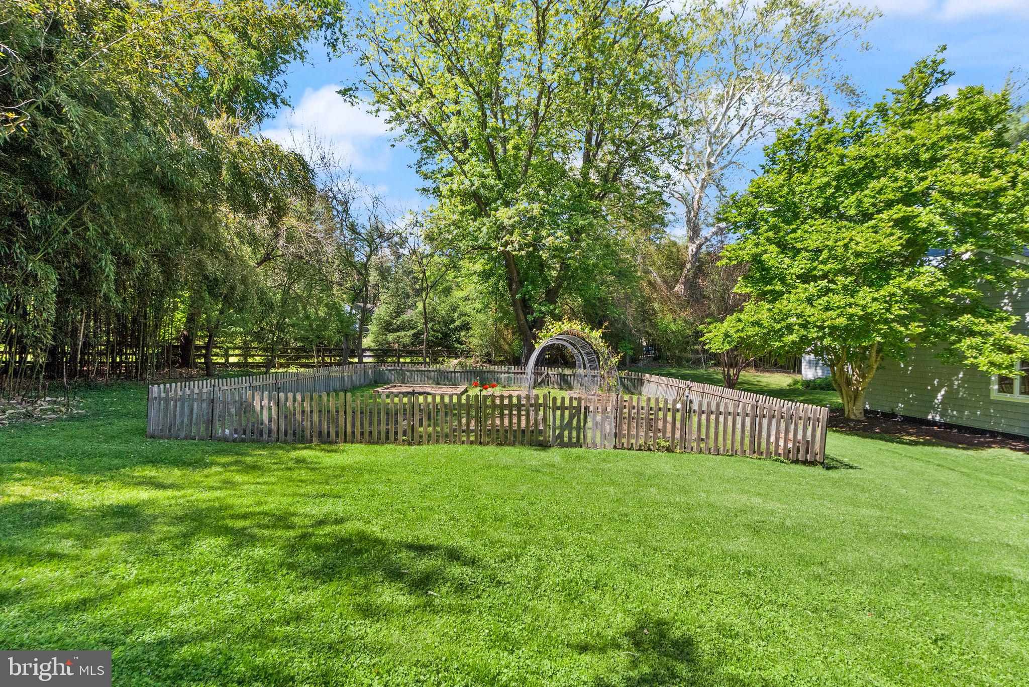 ASPEN HILL - Residential