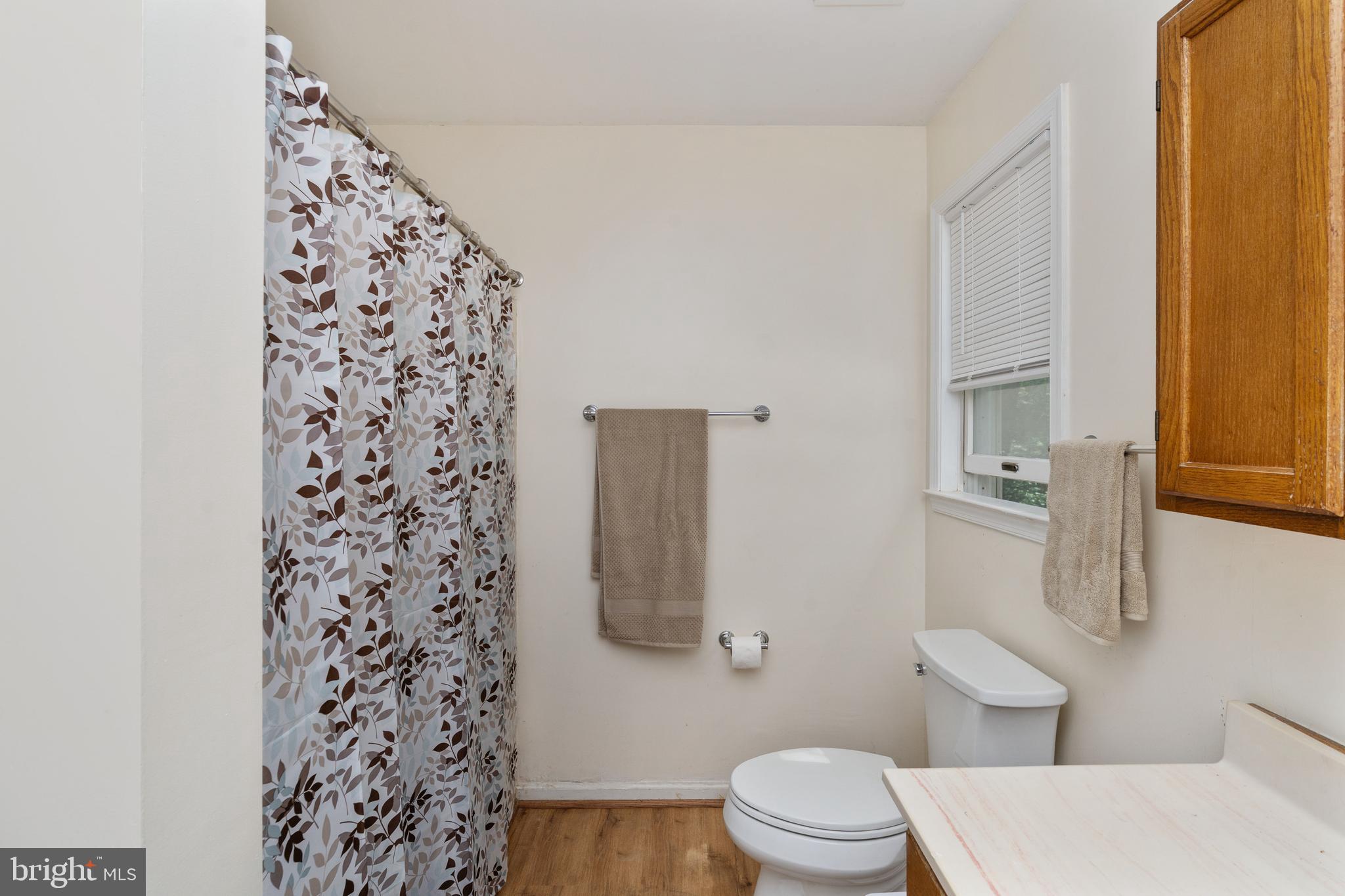 MOTTS RUN ESTATES - Residential