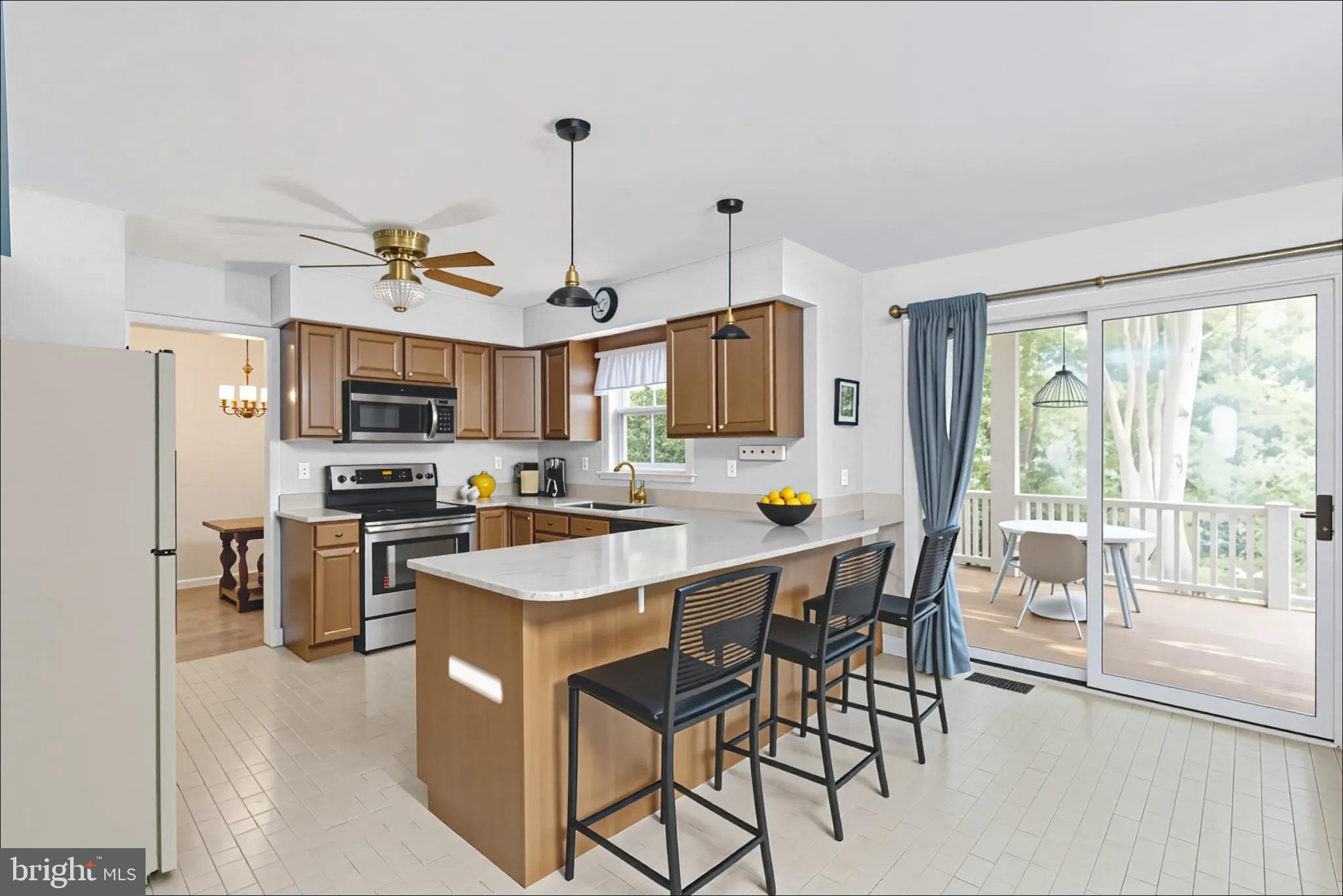 MOTTS RUN ESTATES - Residential