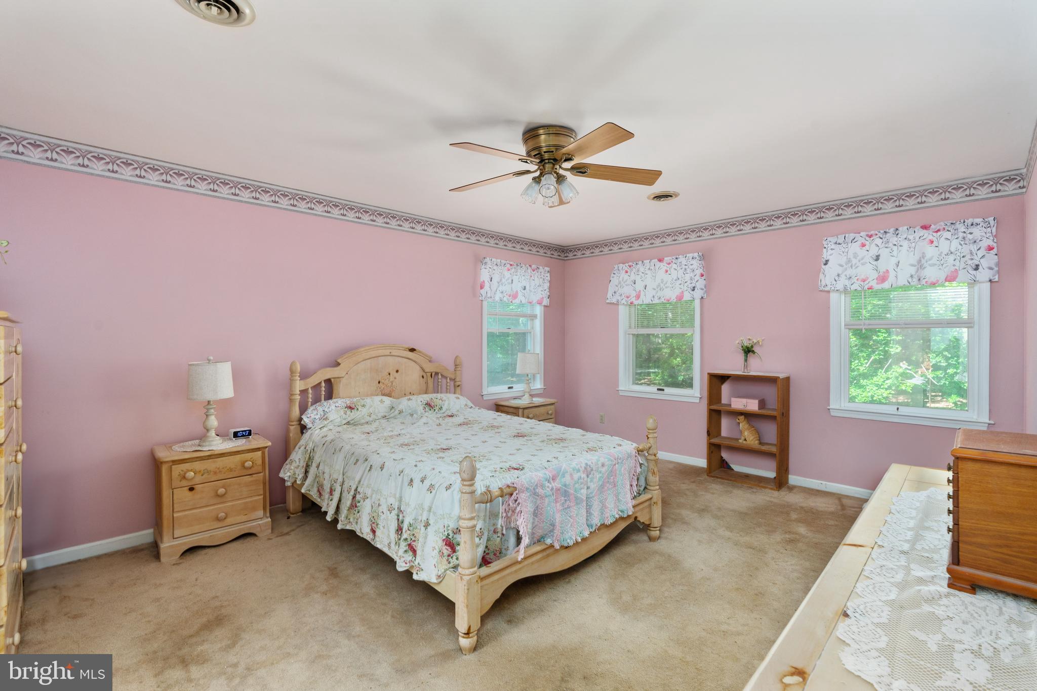 MOTTS RUN ESTATES - Residential