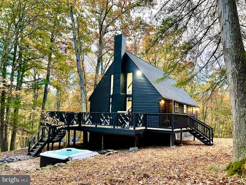 621 CEDAR RUN LANE GREAT CACAPON WV 25422