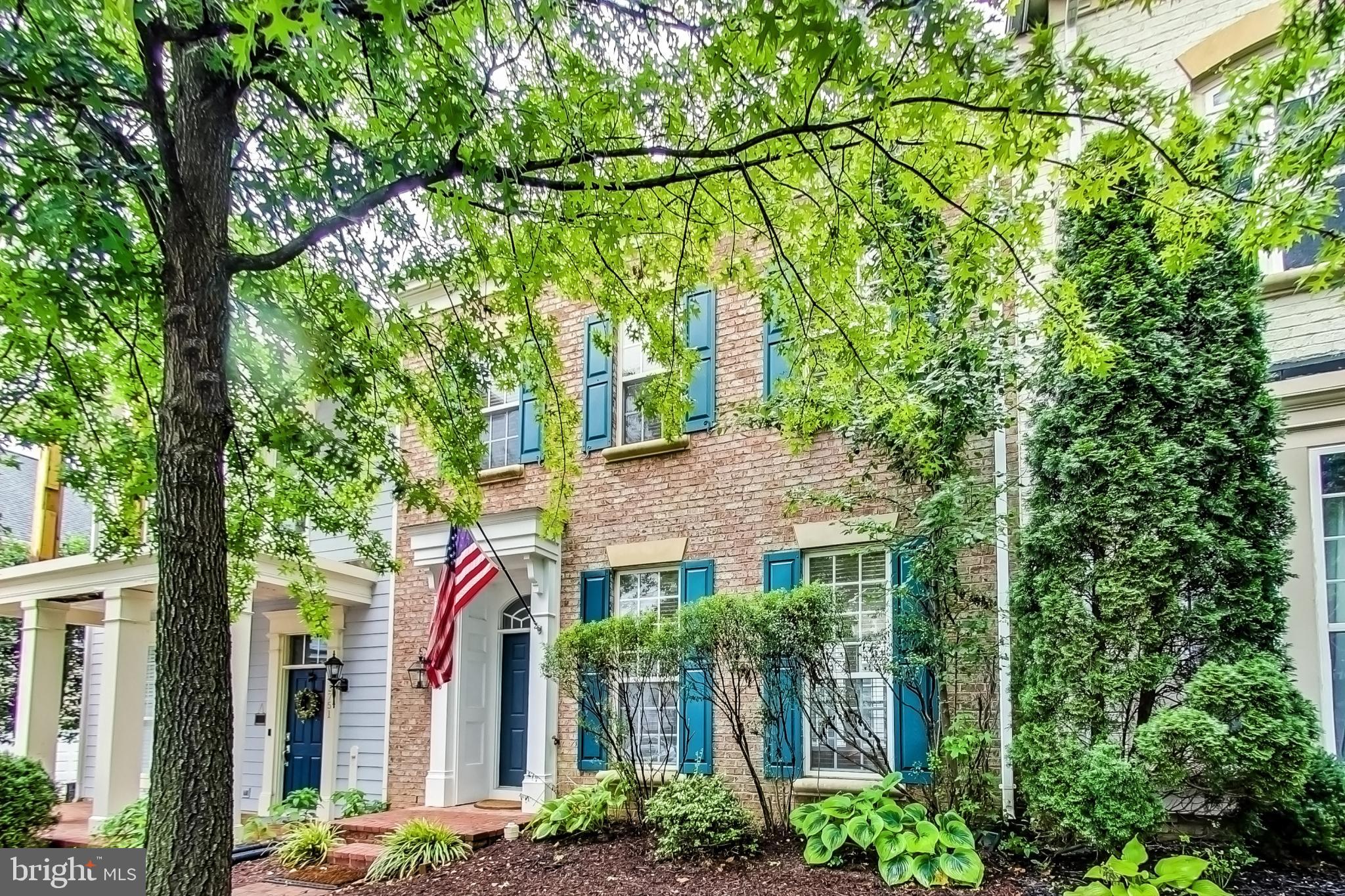 BELMONT TOWN CENTER - Residential