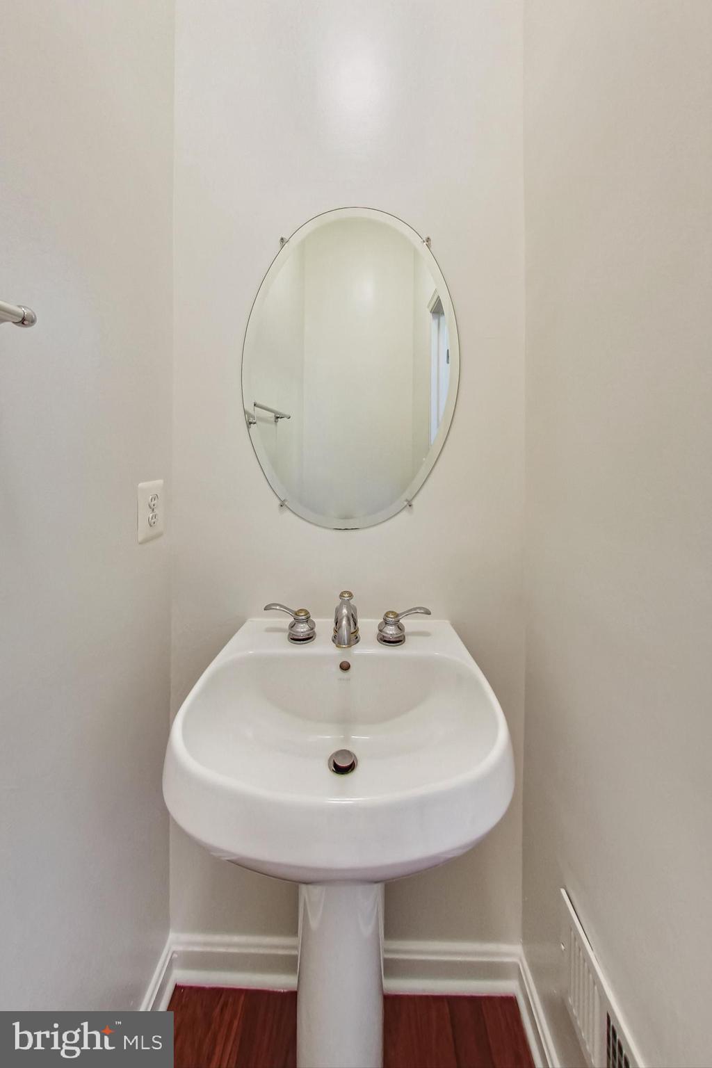 BELMONT TOWN CENTER - Residential