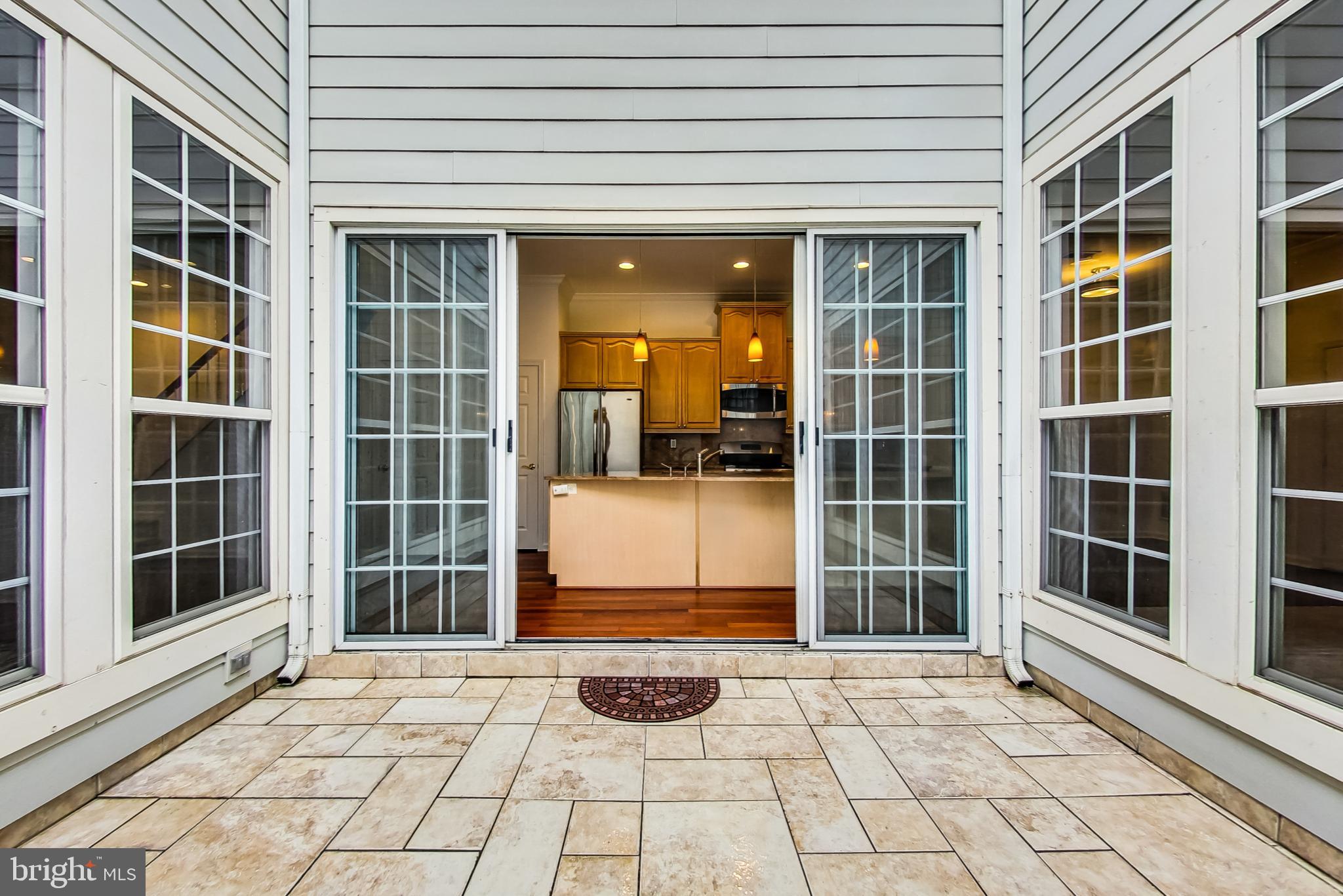 BELMONT TOWN CENTER - Residential