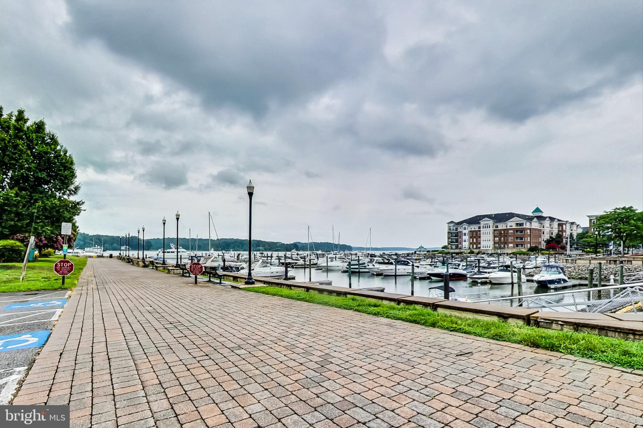 BELMONT TOWN CENTER - Residential