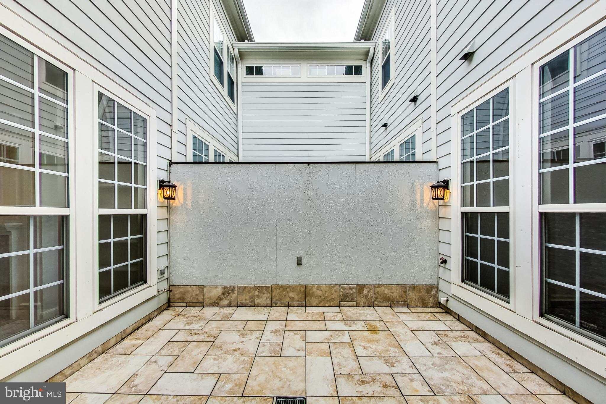 BELMONT TOWN CENTER - Residential