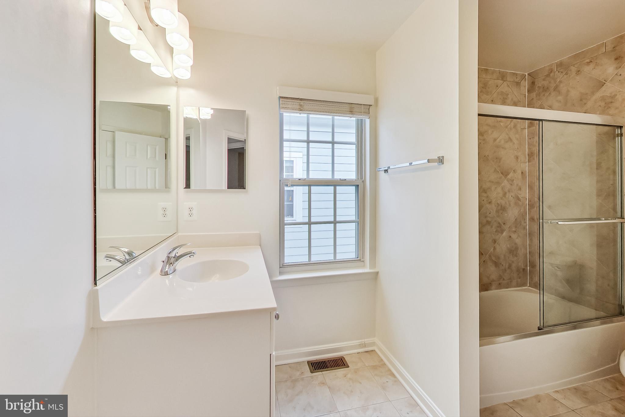 BELMONT TOWN CENTER - Residential