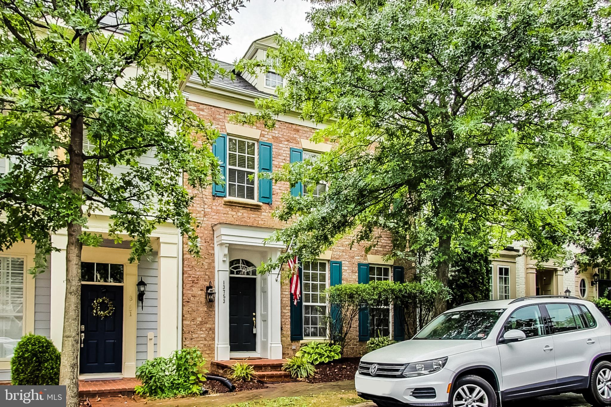 BELMONT TOWN CENTER - Residential