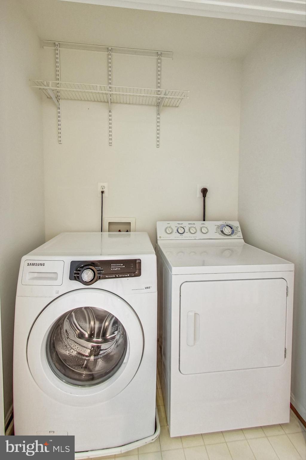 BELMONT TOWN CENTER - Residential