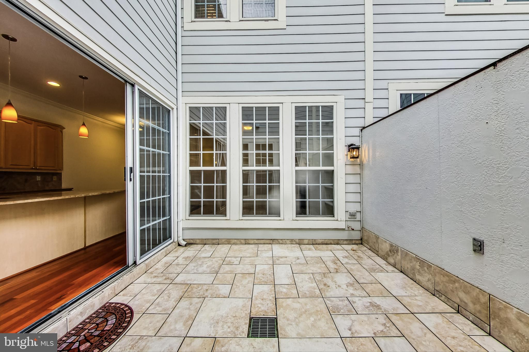 BELMONT TOWN CENTER - Residential