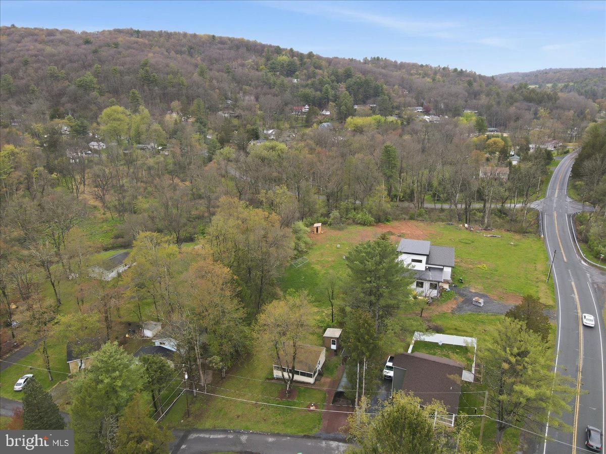 KINGSWOOD LAKE - Residential
