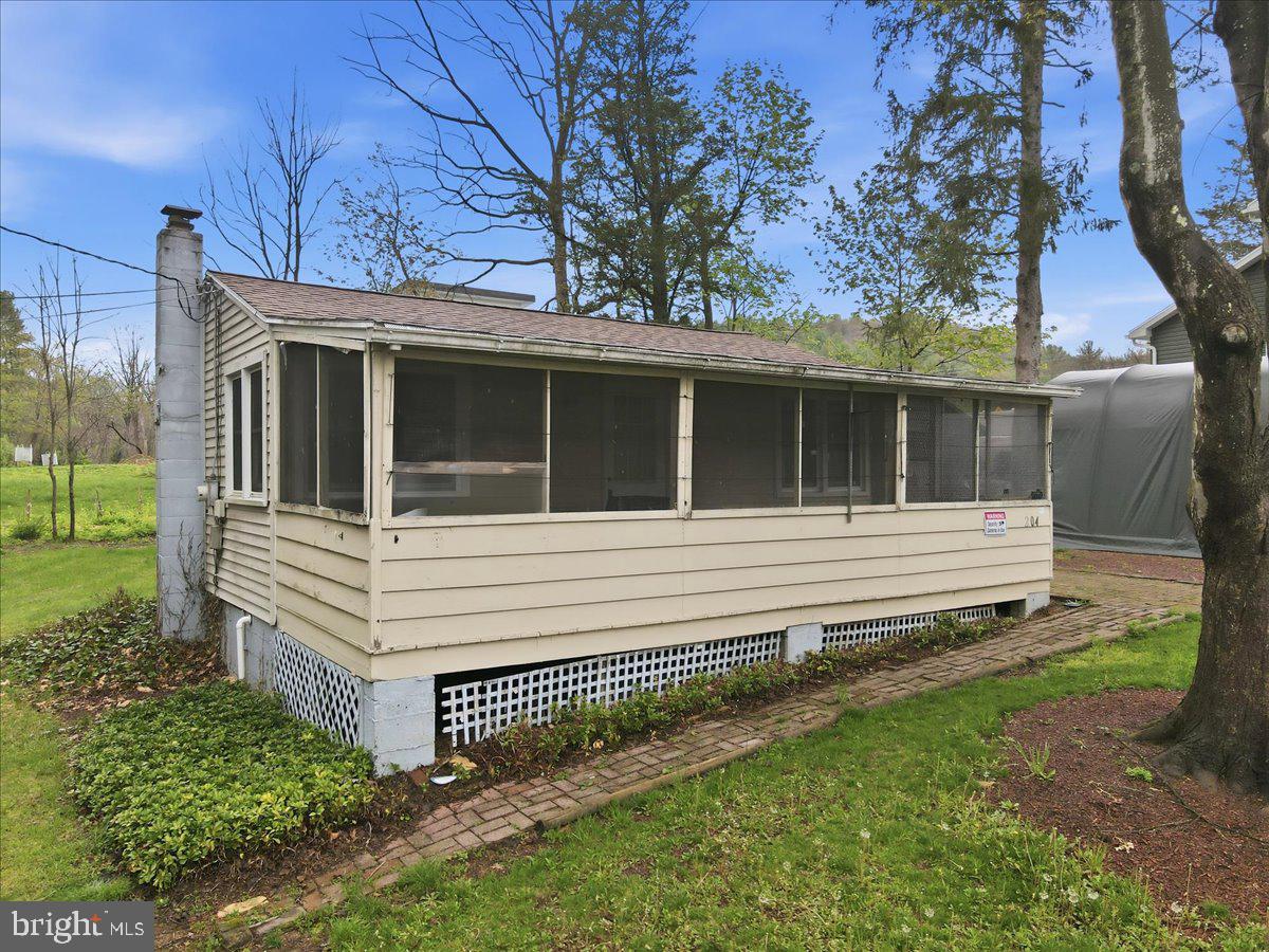 KINGSWOOD LAKE - Residential