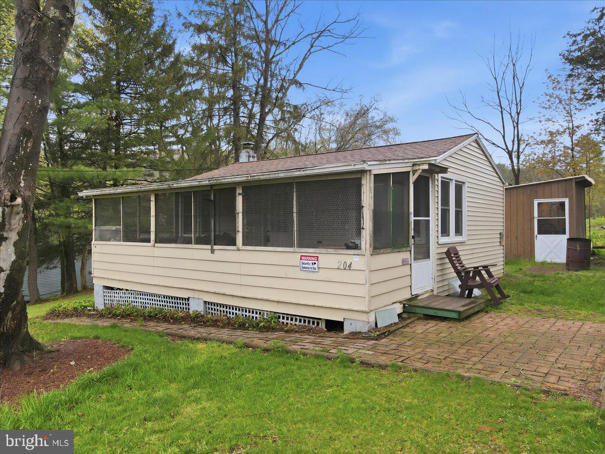 KINGSWOOD LAKE - Residential