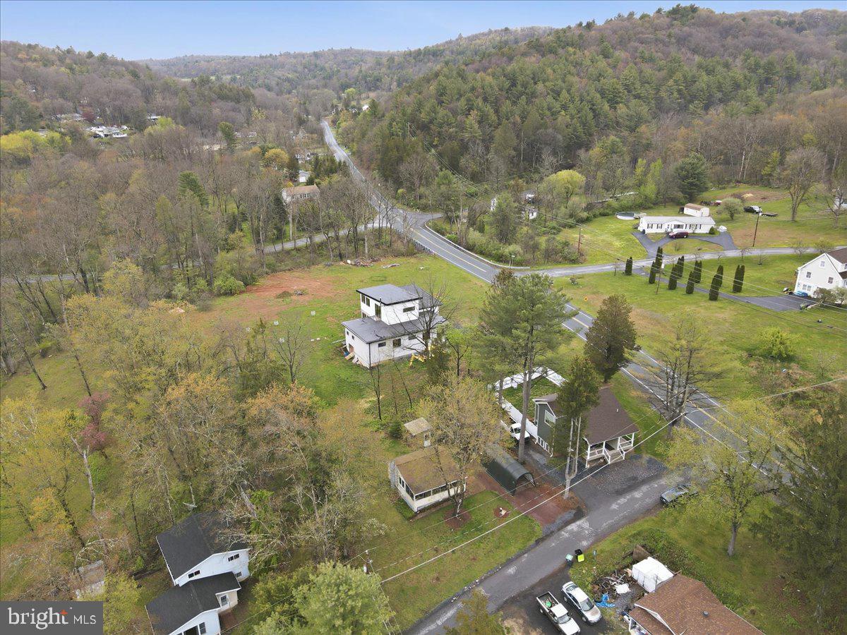 KINGSWOOD LAKE - Residential
