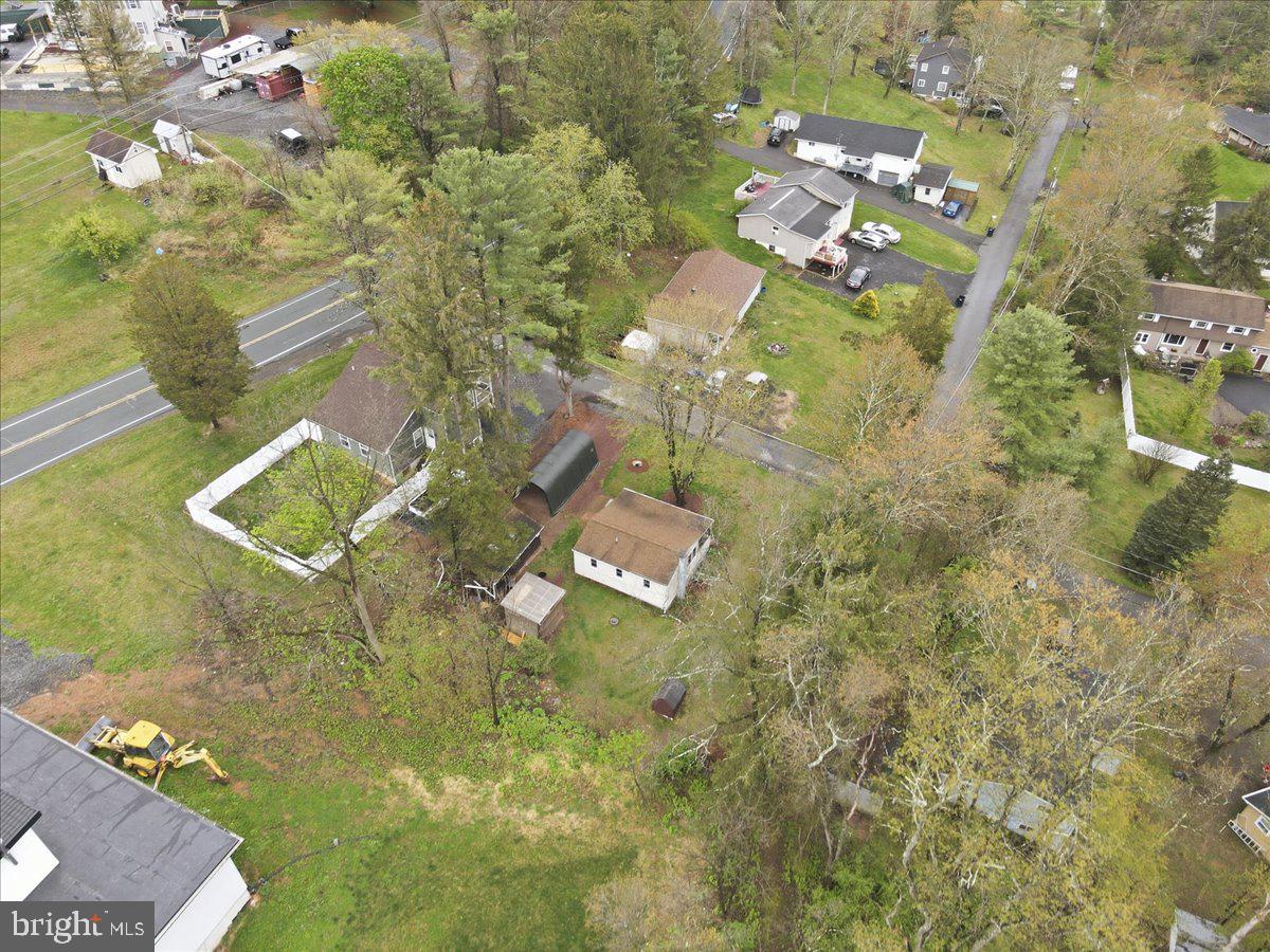 KINGSWOOD LAKE - Residential