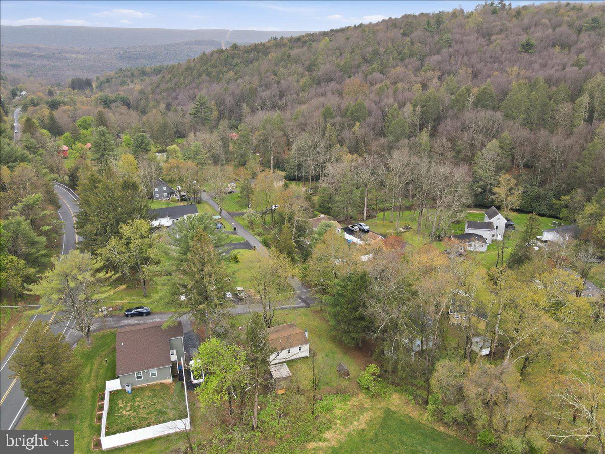 KINGSWOOD LAKE - Residential