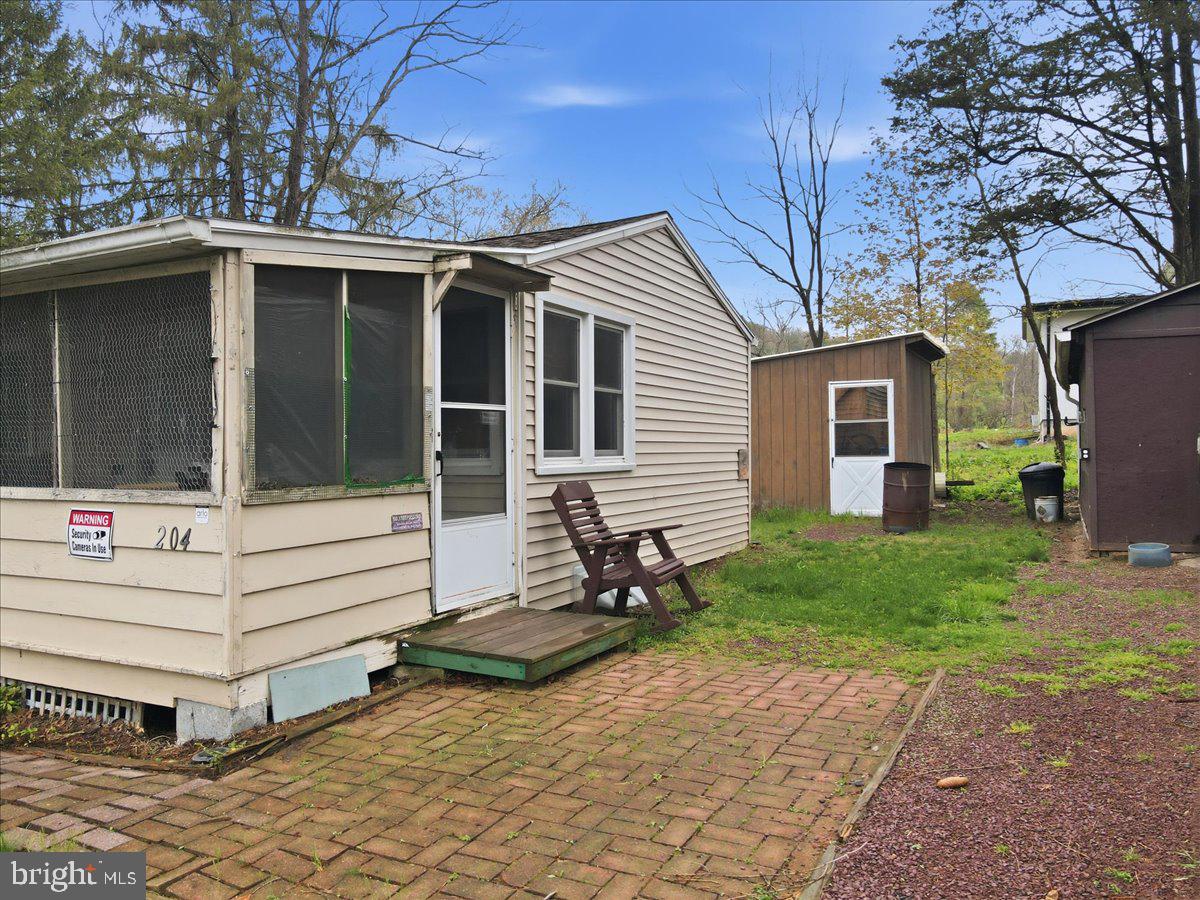 KINGSWOOD LAKE - Residential