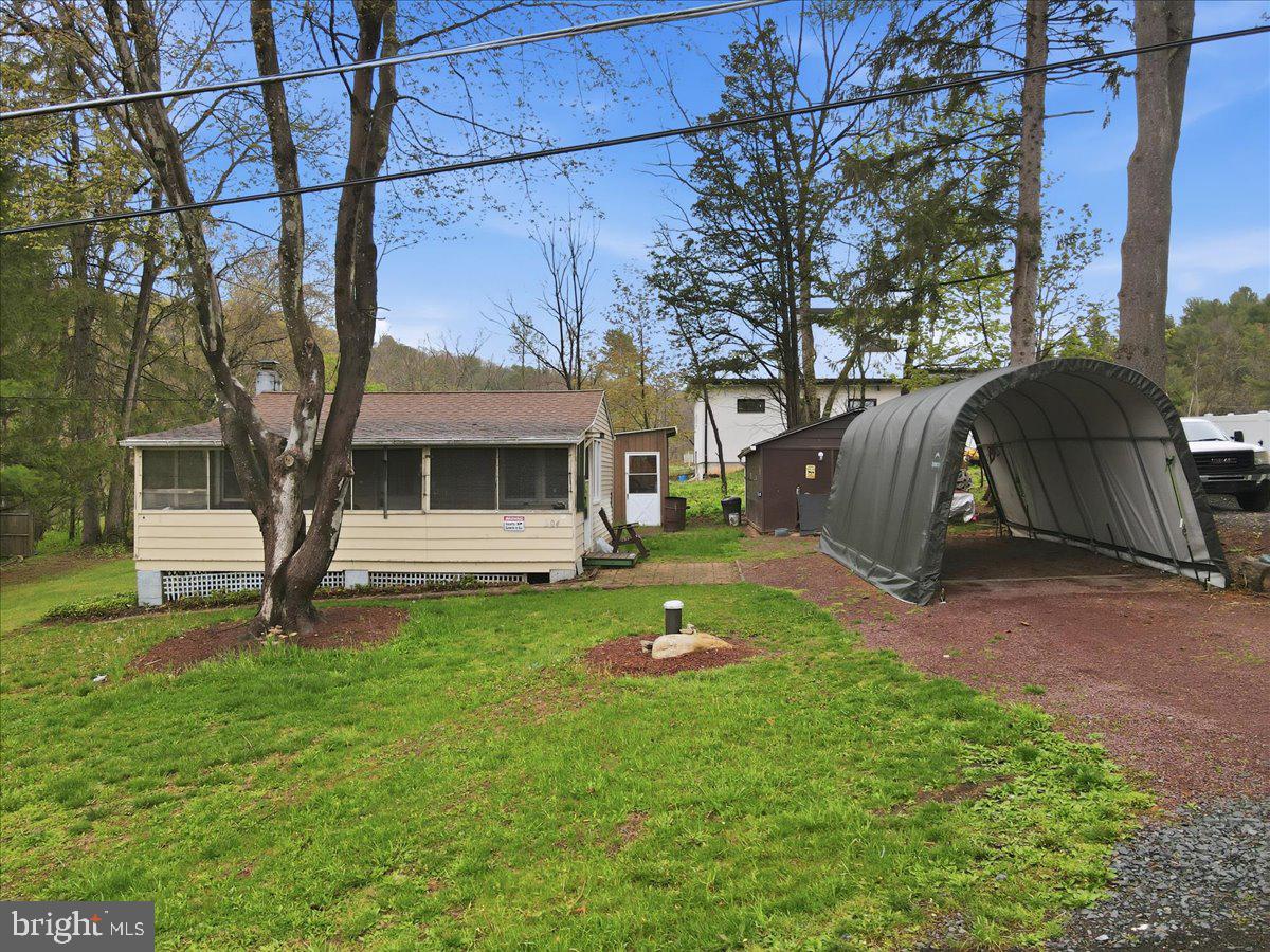 KINGSWOOD LAKE - Residential