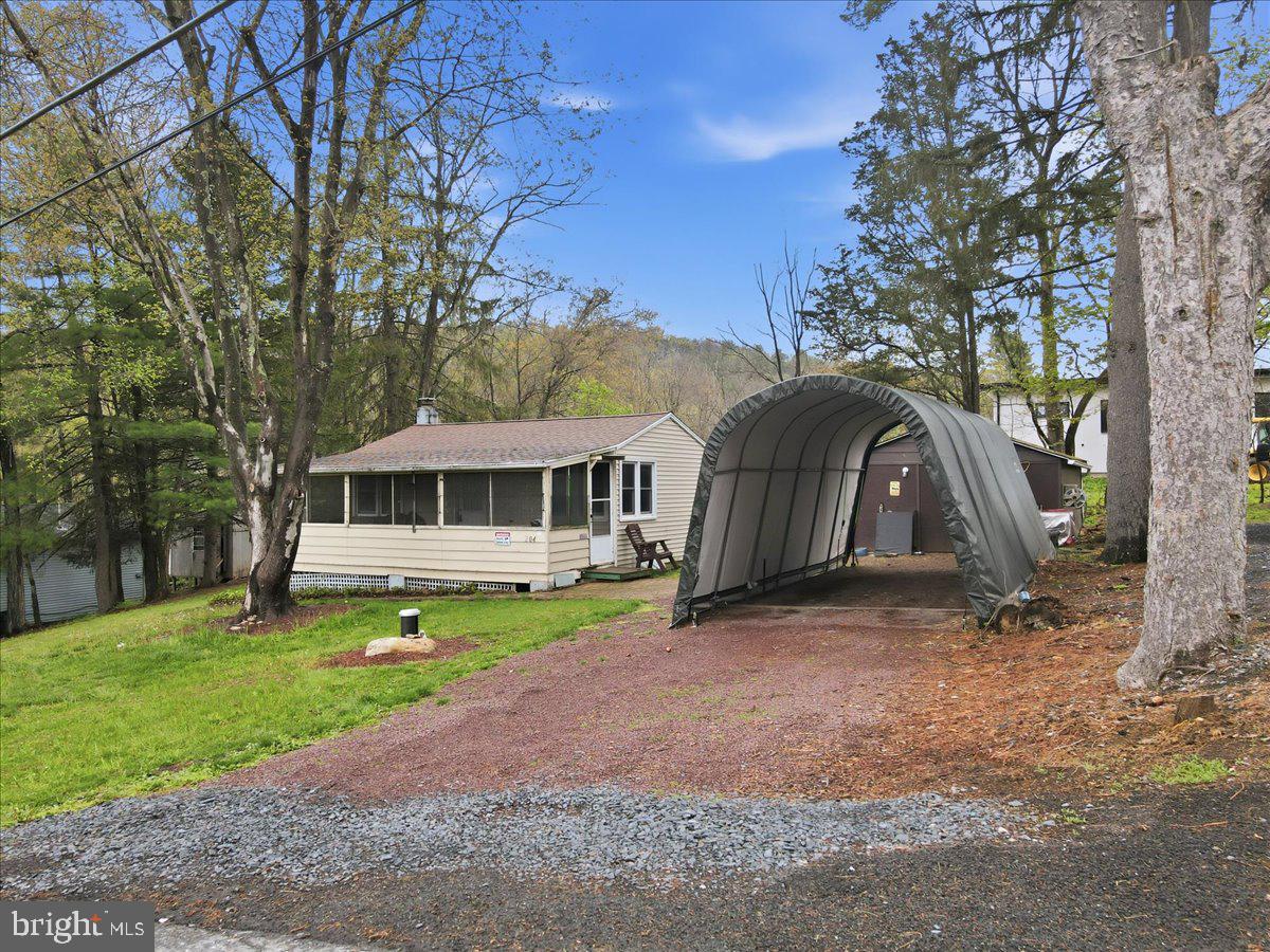 KINGSWOOD LAKE - Residential