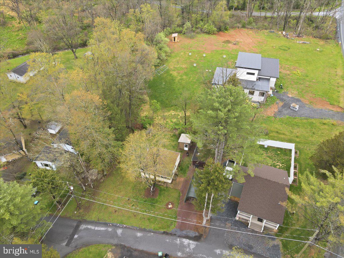 KINGSWOOD LAKE - Residential