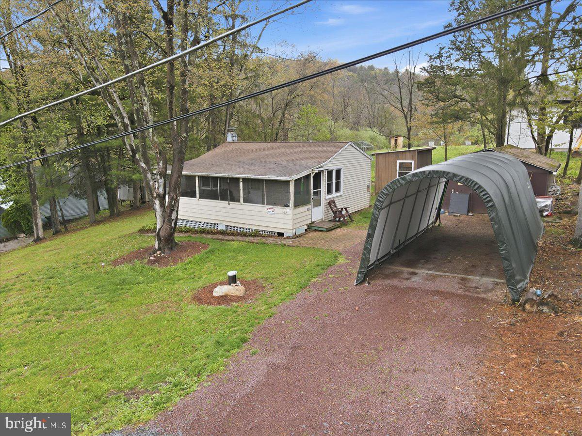 KINGSWOOD LAKE - Residential
