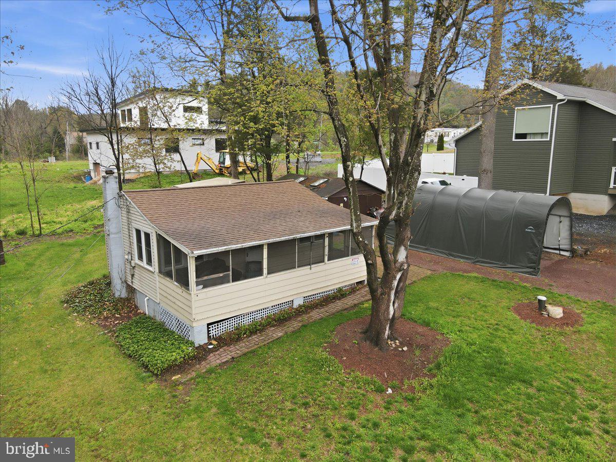 KINGSWOOD LAKE - Residential