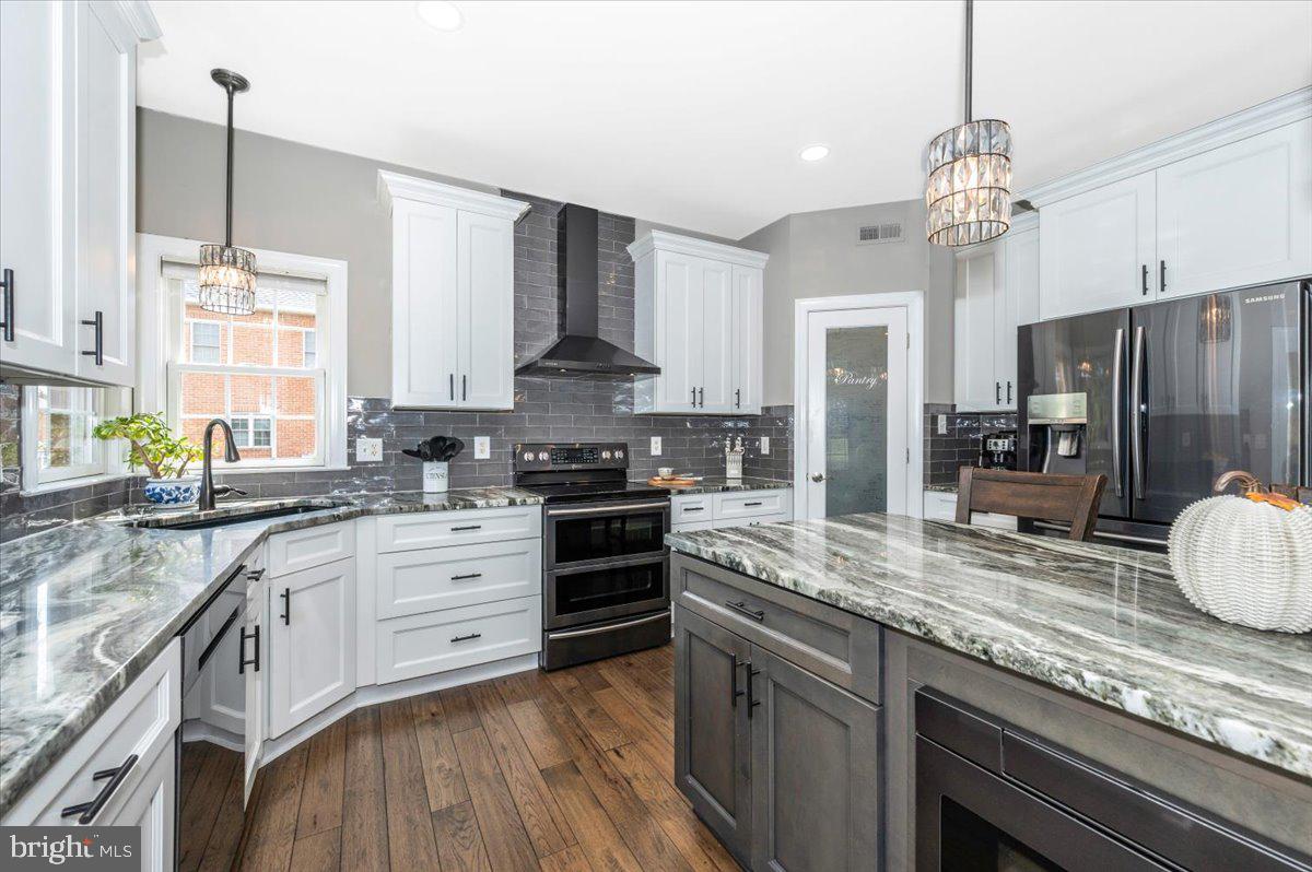 BLACK ROCK ESTATES - Residential