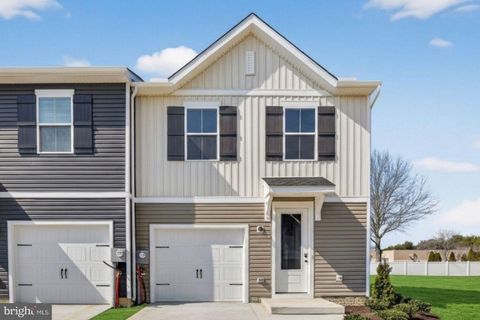 228 CLEMENT LOOP SALISBURY MD 21804