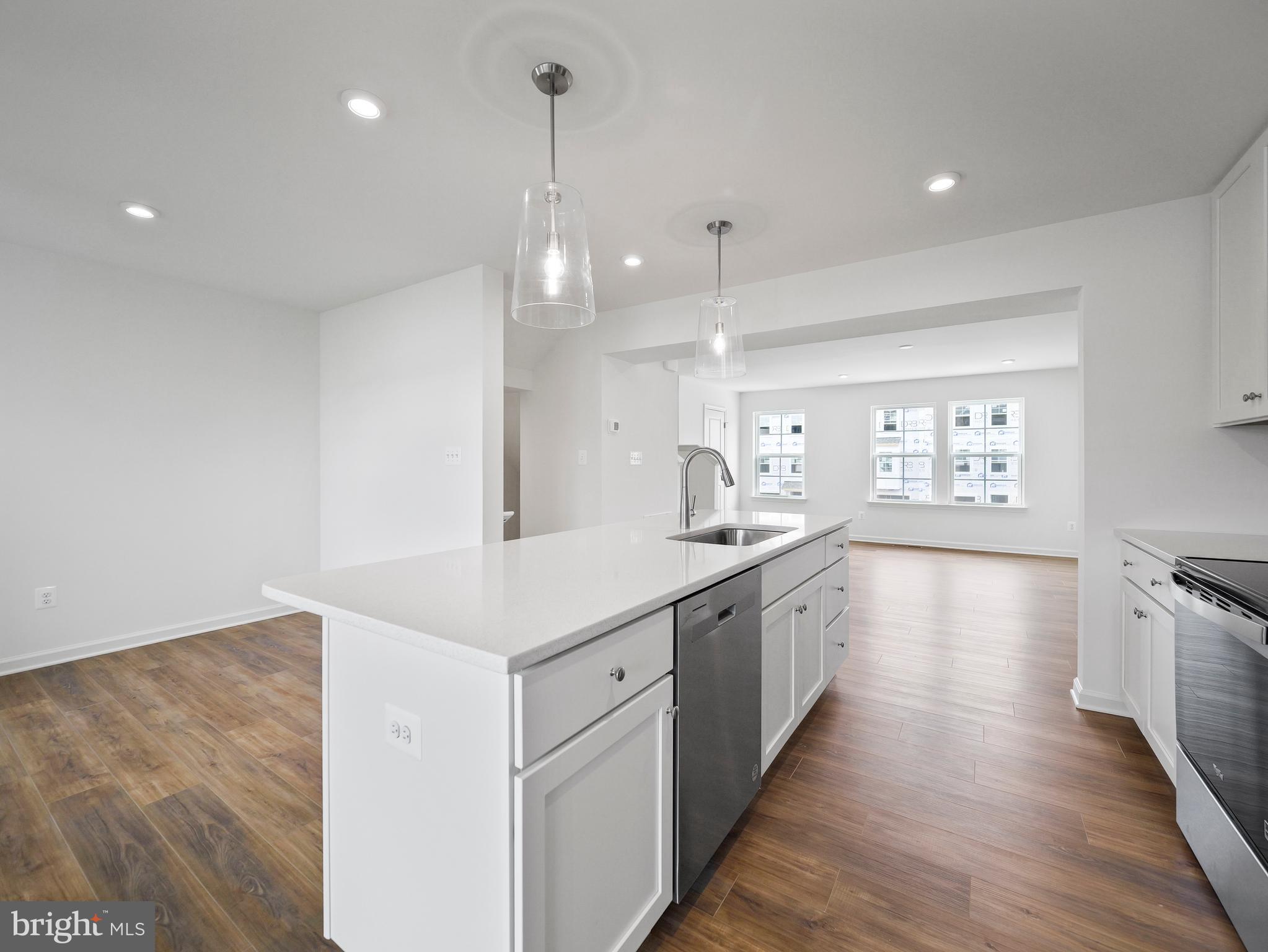 OVERLOOK AT RIVERSIDE TOWNHOMES - Residential Lease