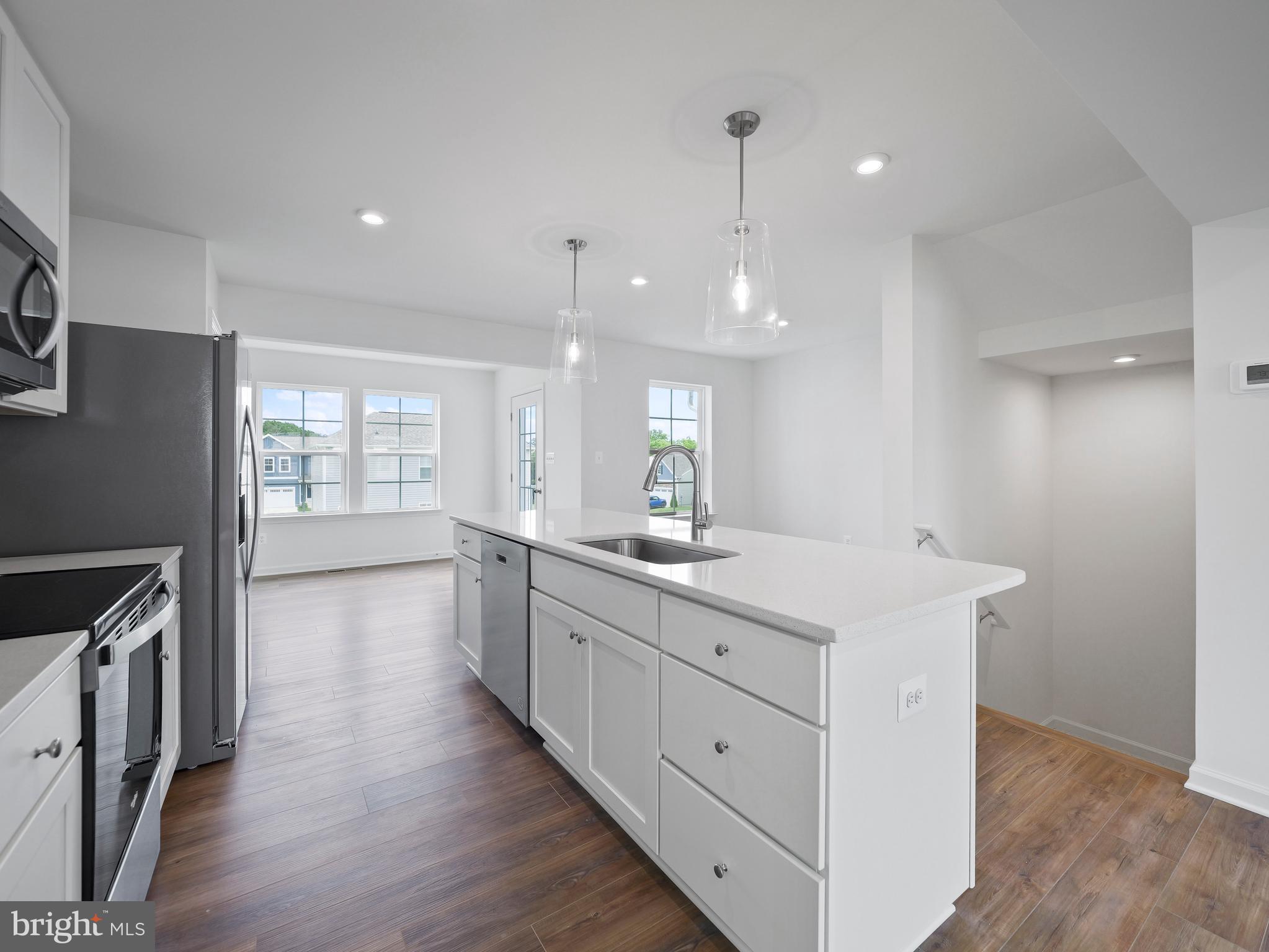 OVERLOOK AT RIVERSIDE TOWNHOMES - Residential Lease