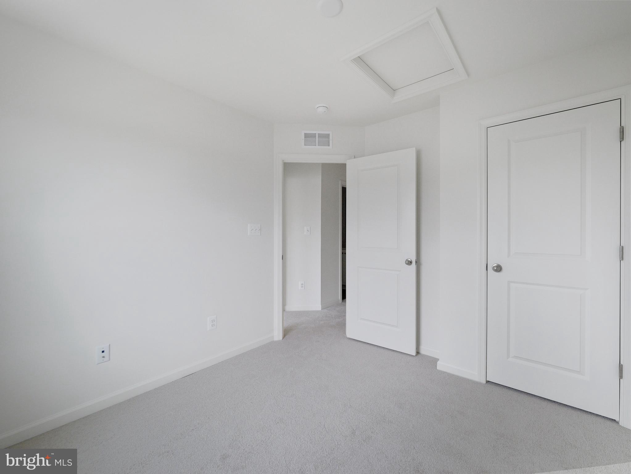 OVERLOOK AT RIVERSIDE TOWNHOMES - Residential Lease