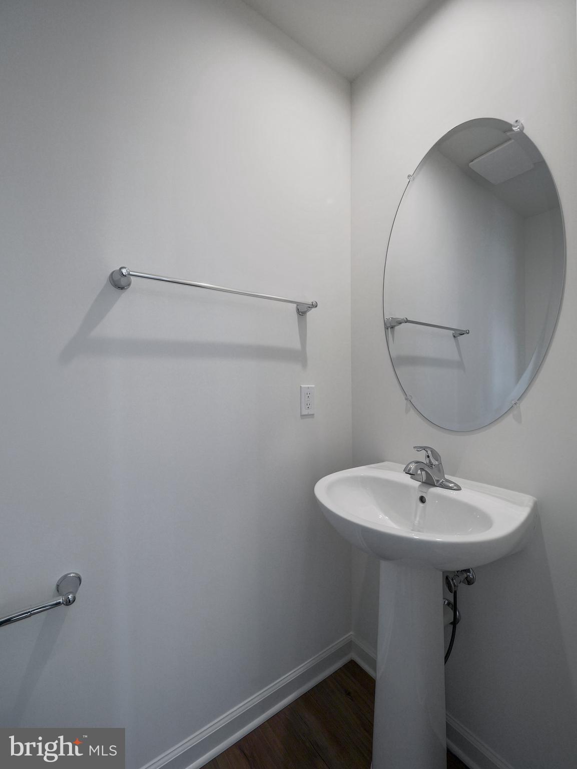 OVERLOOK AT RIVERSIDE TOWNHOMES - Residential Lease