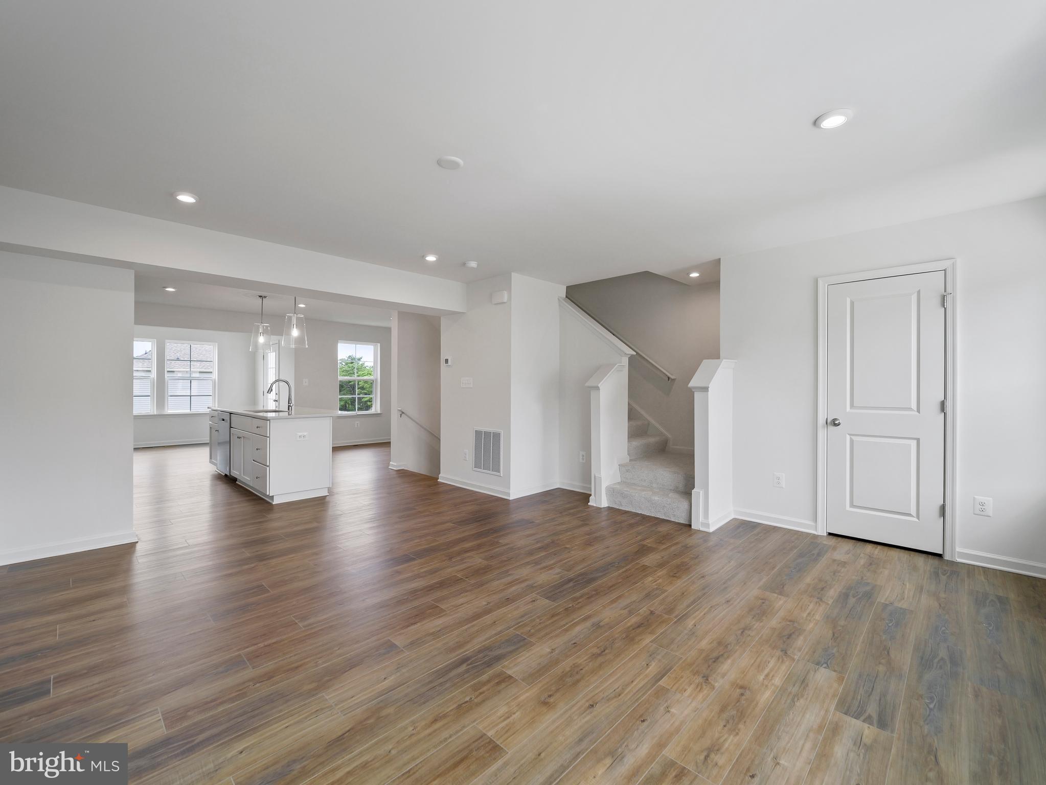 OVERLOOK AT RIVERSIDE TOWNHOMES - Residential Lease