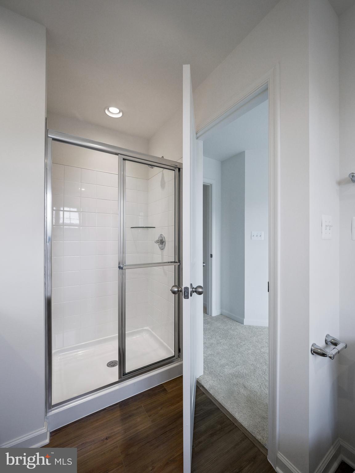 OVERLOOK AT RIVERSIDE TOWNHOMES - Residential Lease