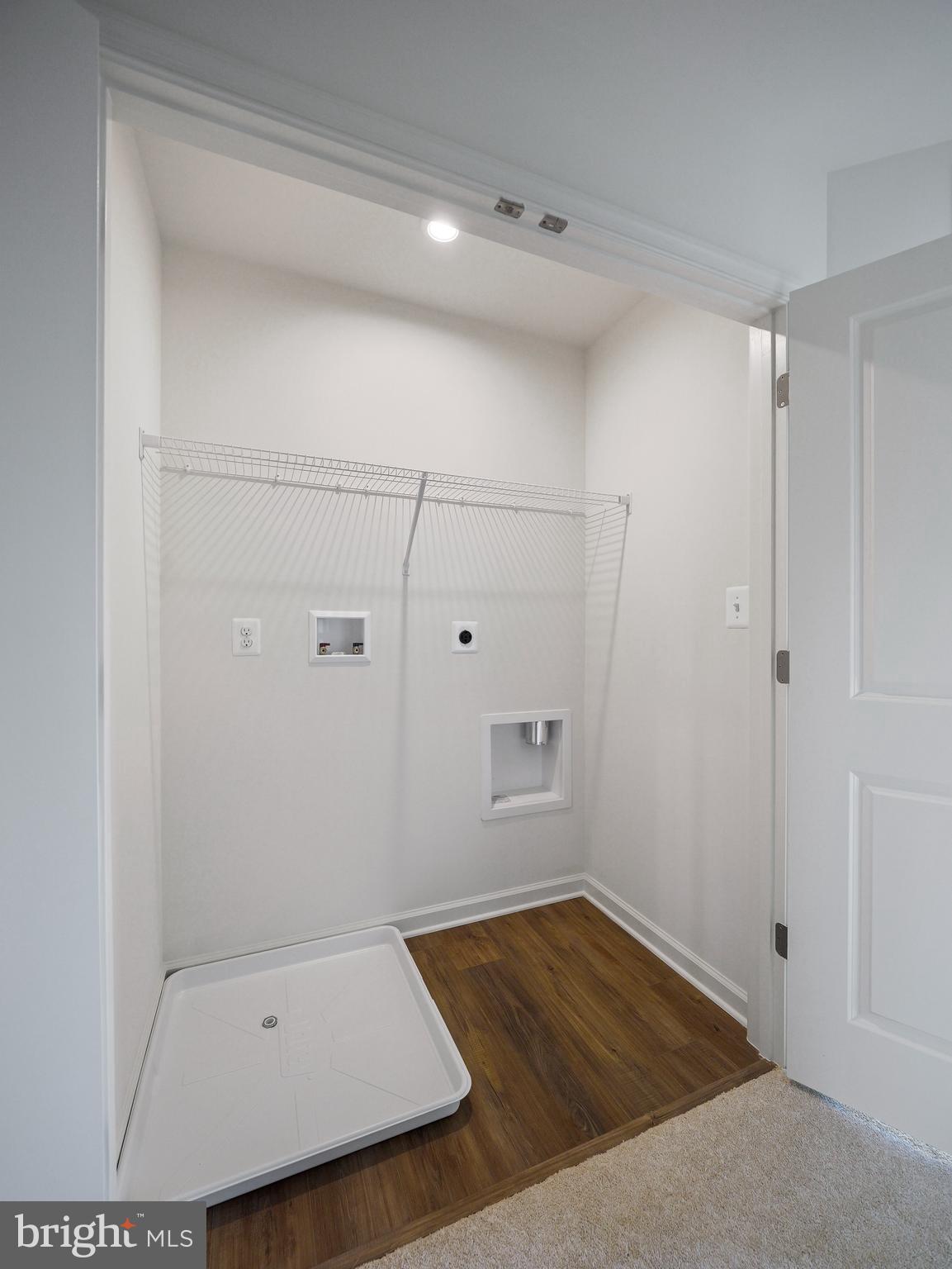 OVERLOOK AT RIVERSIDE TOWNHOMES - Residential Lease