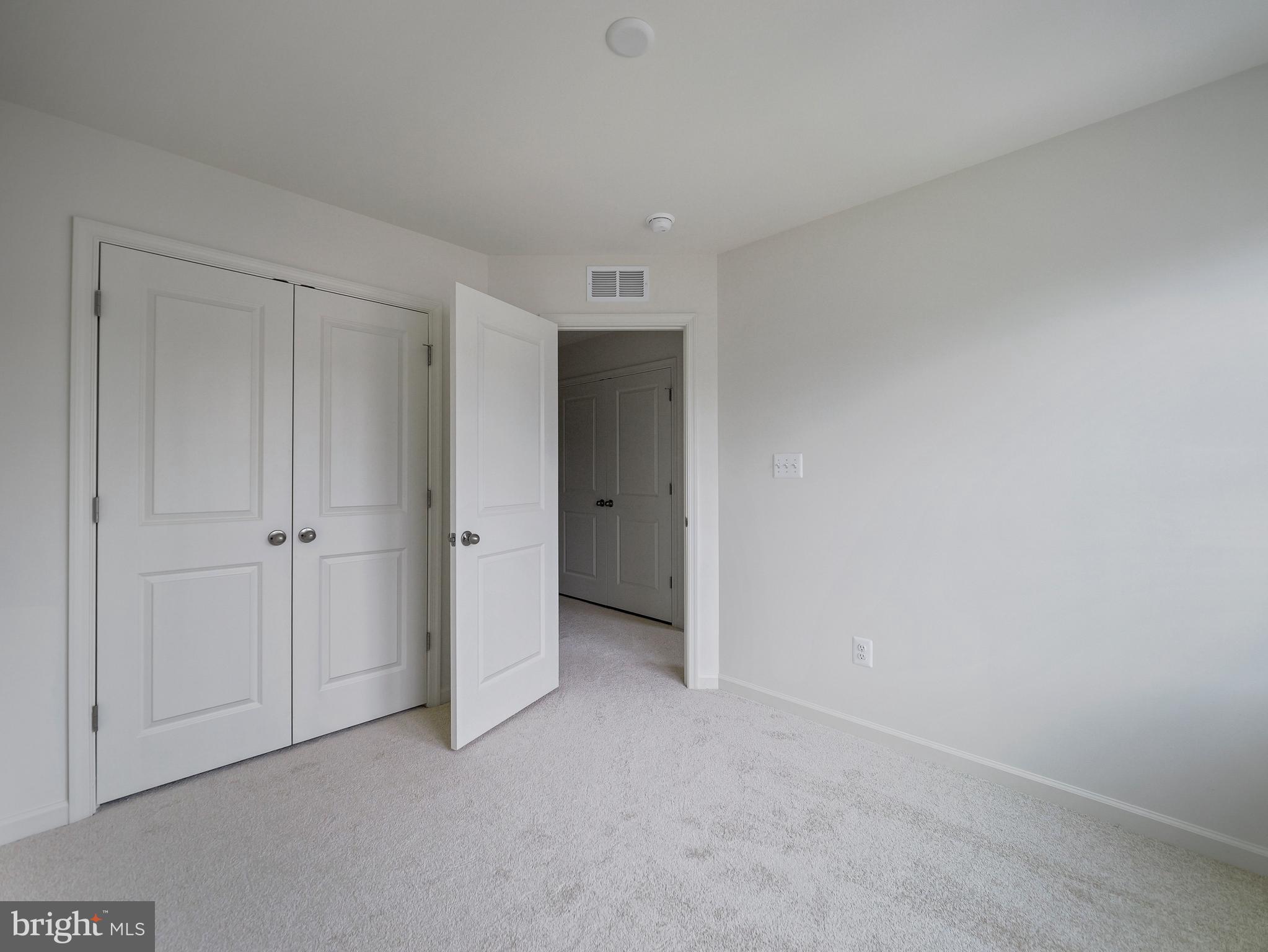 OVERLOOK AT RIVERSIDE TOWNHOMES - Residential Lease