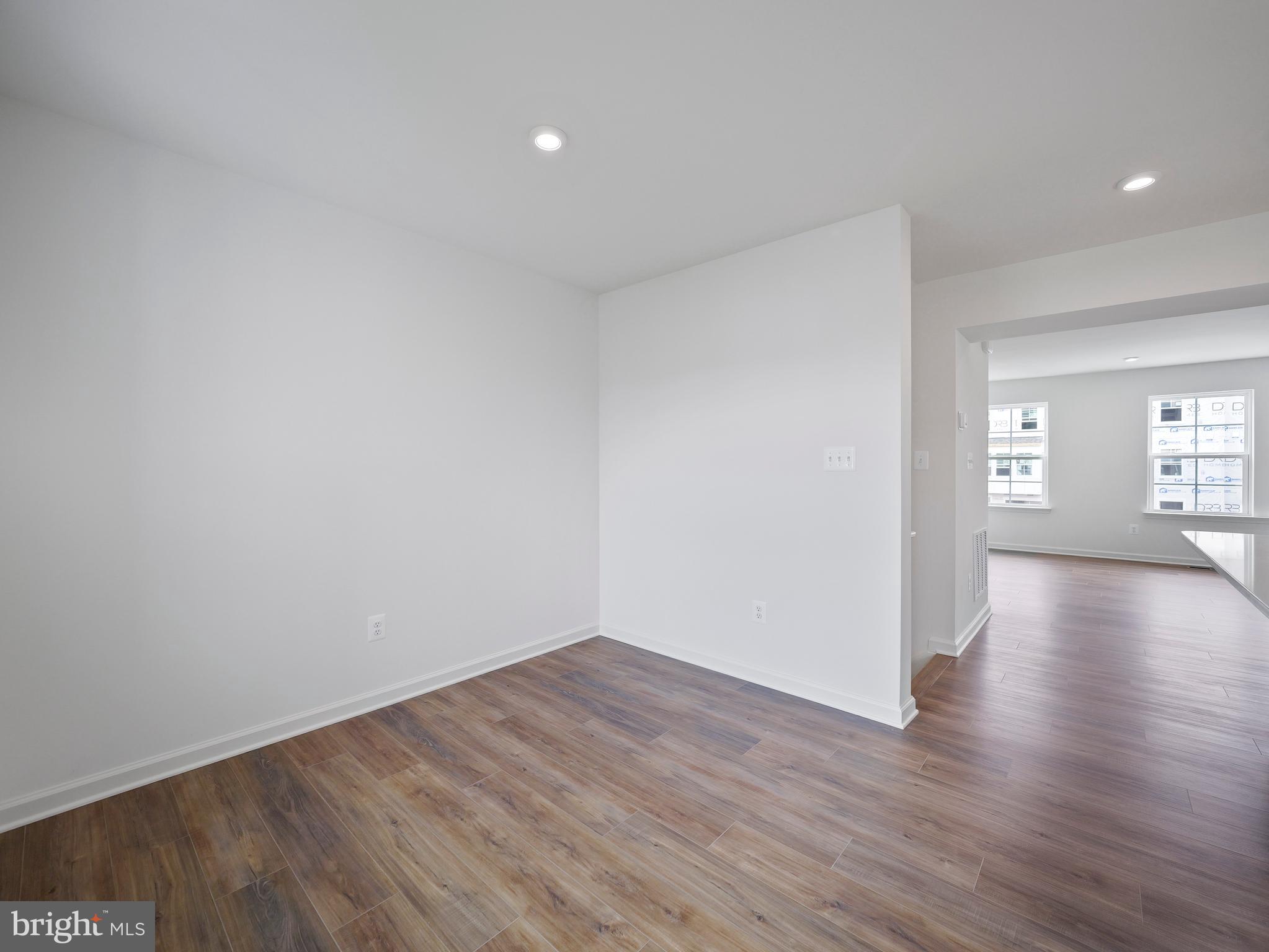 OVERLOOK AT RIVERSIDE TOWNHOMES - Residential Lease