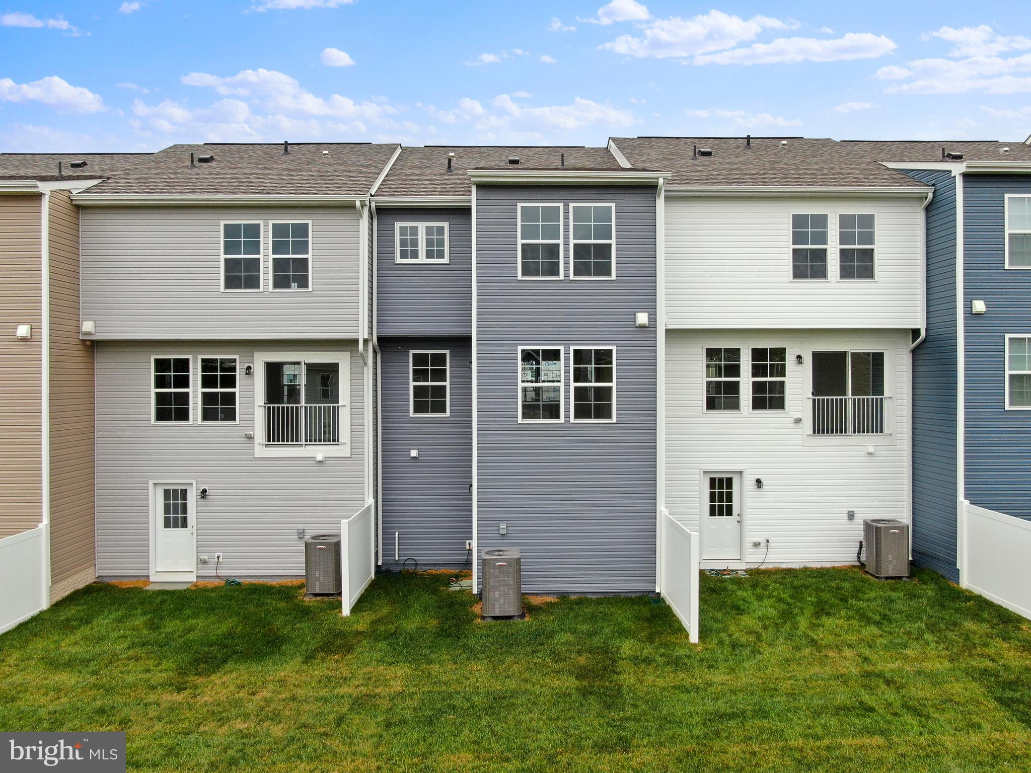 OVERLOOK AT RIVERSIDE TOWNHOMES - Residential Lease