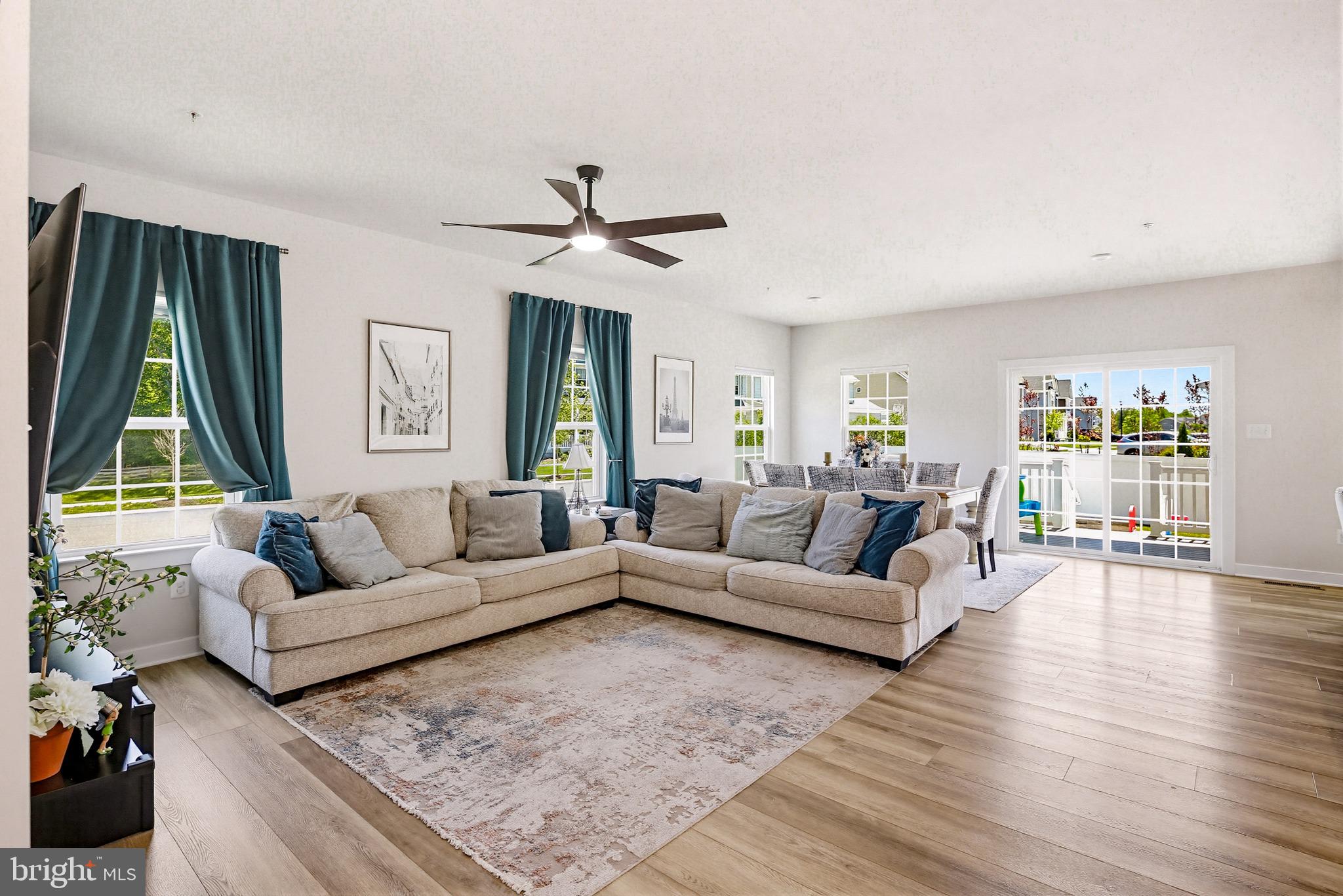 TWO RIVERS - Residential