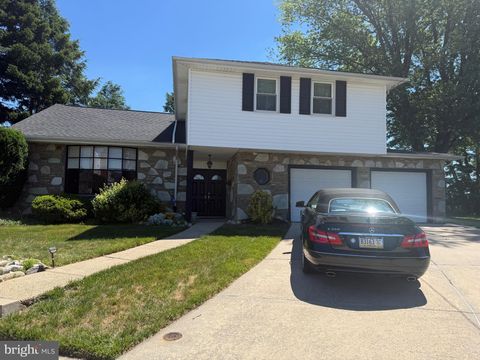 Homes For Sale - 123 Almatt Drive<br/> PHILADELPHIA, PA 19115