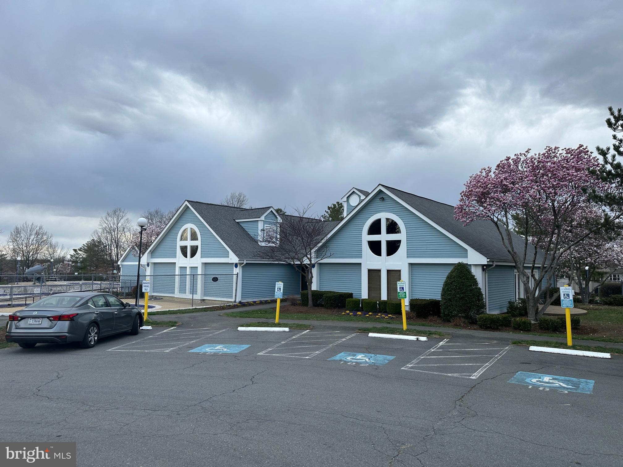 BULL RUN CONDO - Residential