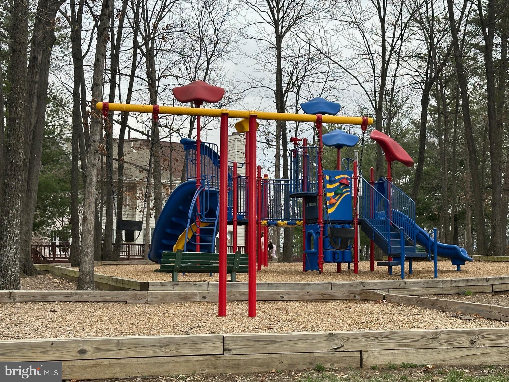 BULL RUN CONDO - Residential