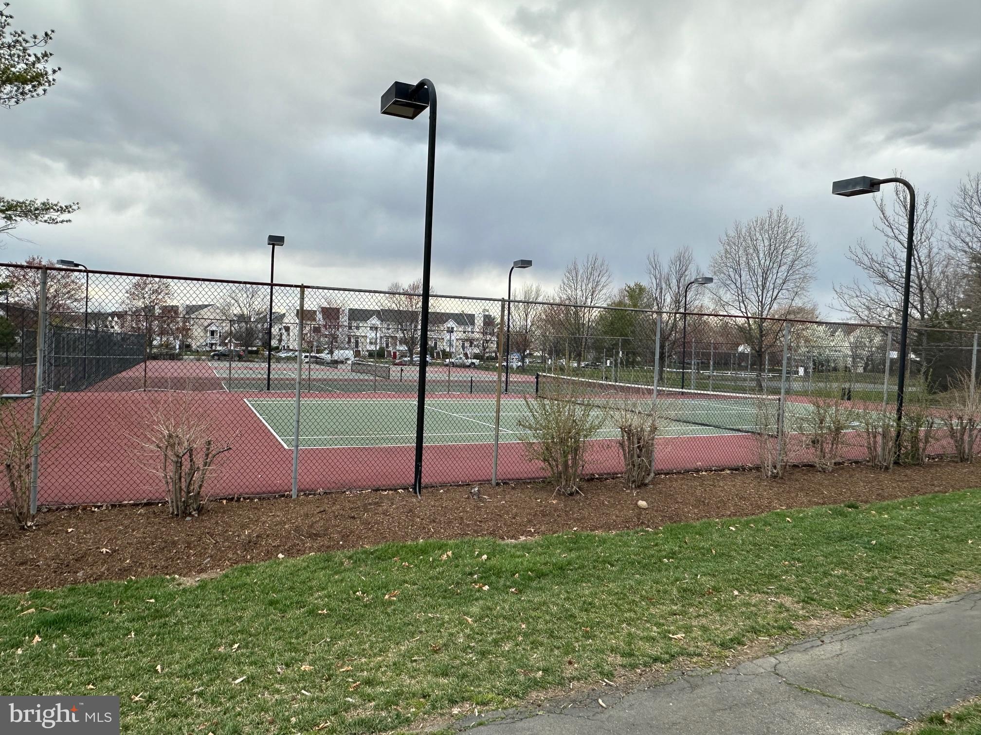 BULL RUN CONDO - Residential