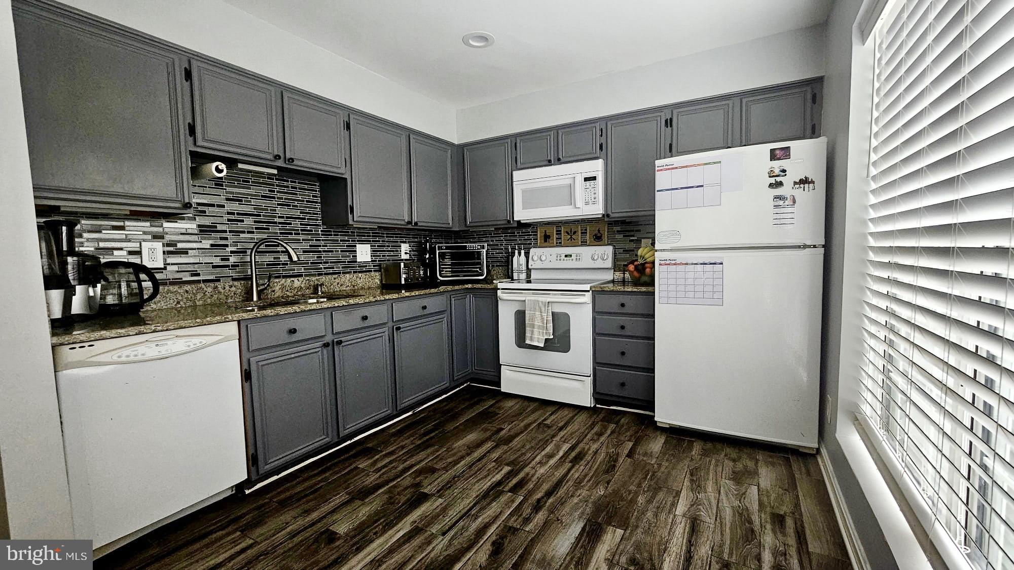 BULL RUN CONDO - Residential