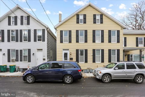 247 MARTIN AVENUE CHAMBERSBURG PA 17201